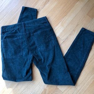American Eagle Skinny Green Corduroys